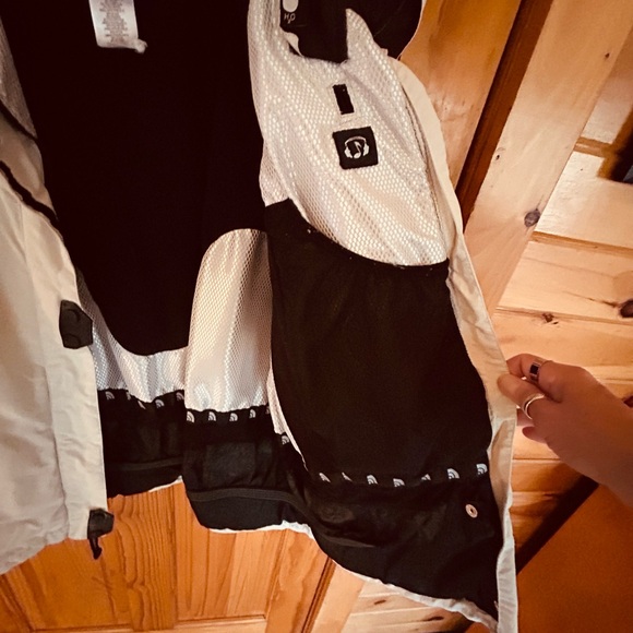 The North Face Black and Beige Jacket - Picture 9 of 13